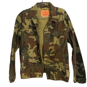 Levi’s Camo Trucker Jacket